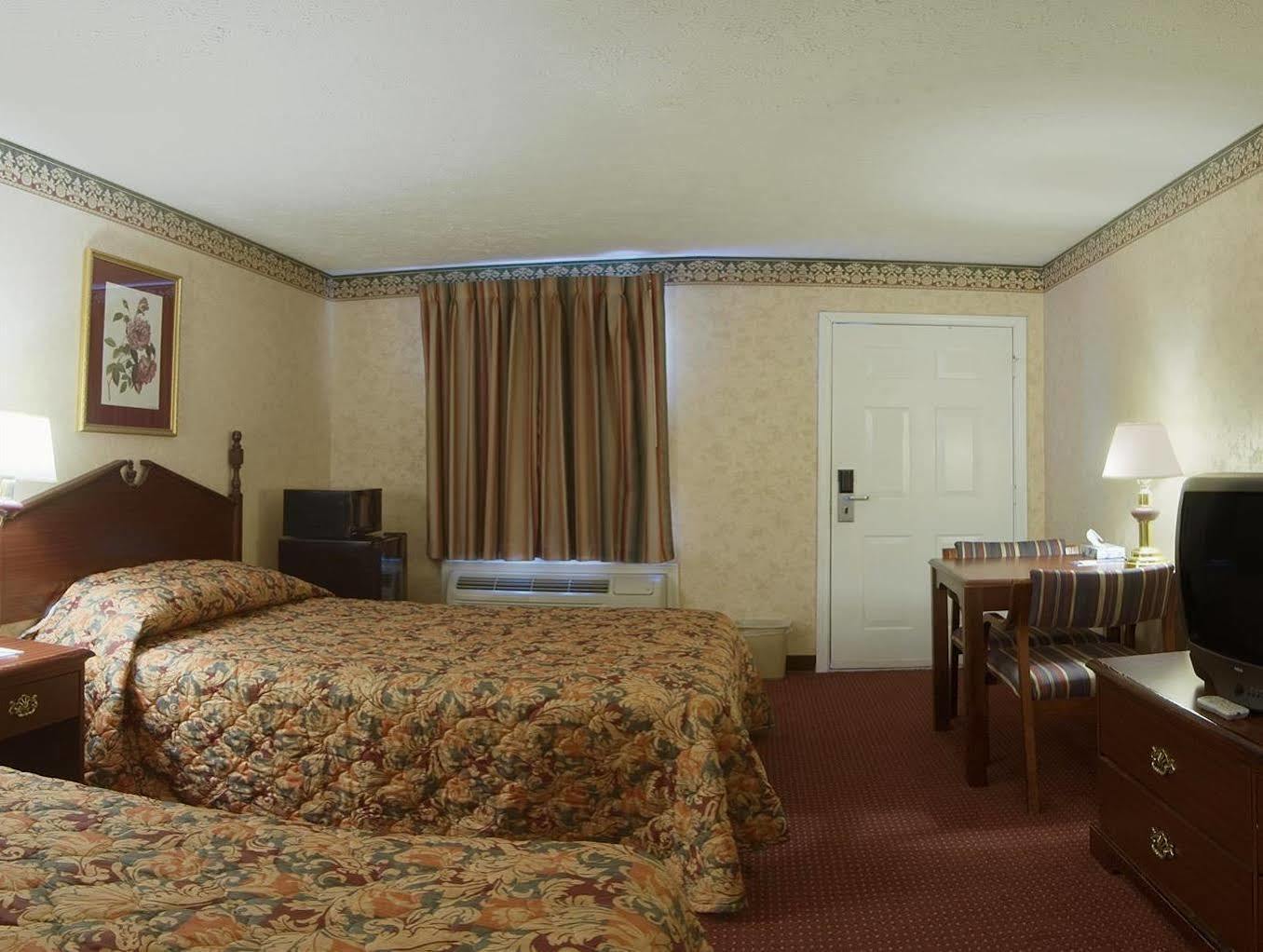 Americas Best Value Inn & Suites Mt. Pleasant Mount Pleasant Экстерьер фото